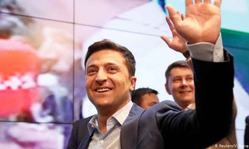Redefiniri paradigmatice la Kiev.  Cine scrie muzica pentru dansul lui Zelenski?