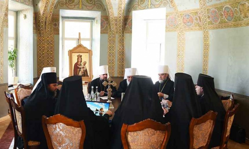 Noi “schisme” primejdioase în Ucraina